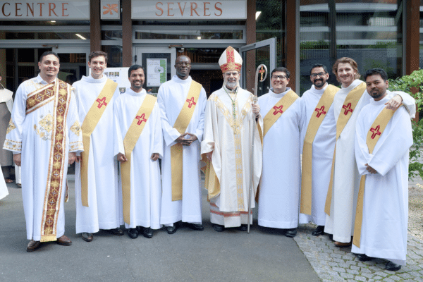 ordination diaconale huit jésuites Paris 14