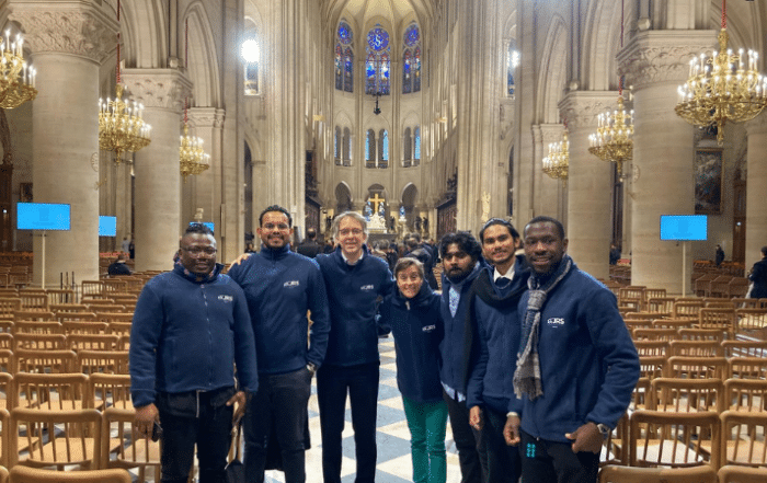 JRS France a accompagné 5 personnes exilées à la messe de réouverture de Notre-Dame